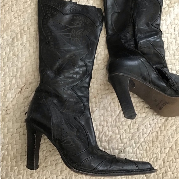 Shoes - Coolest cowboy boots